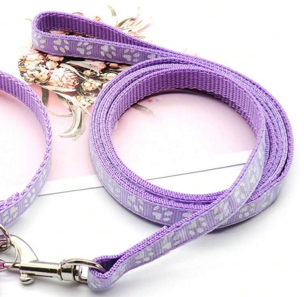 Collar con Estampado de Patitas