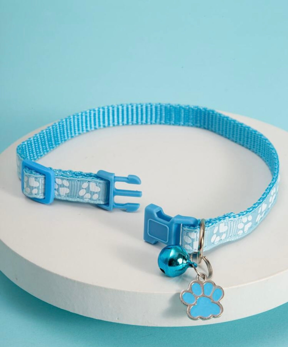 Collar con Estampado de Patitas