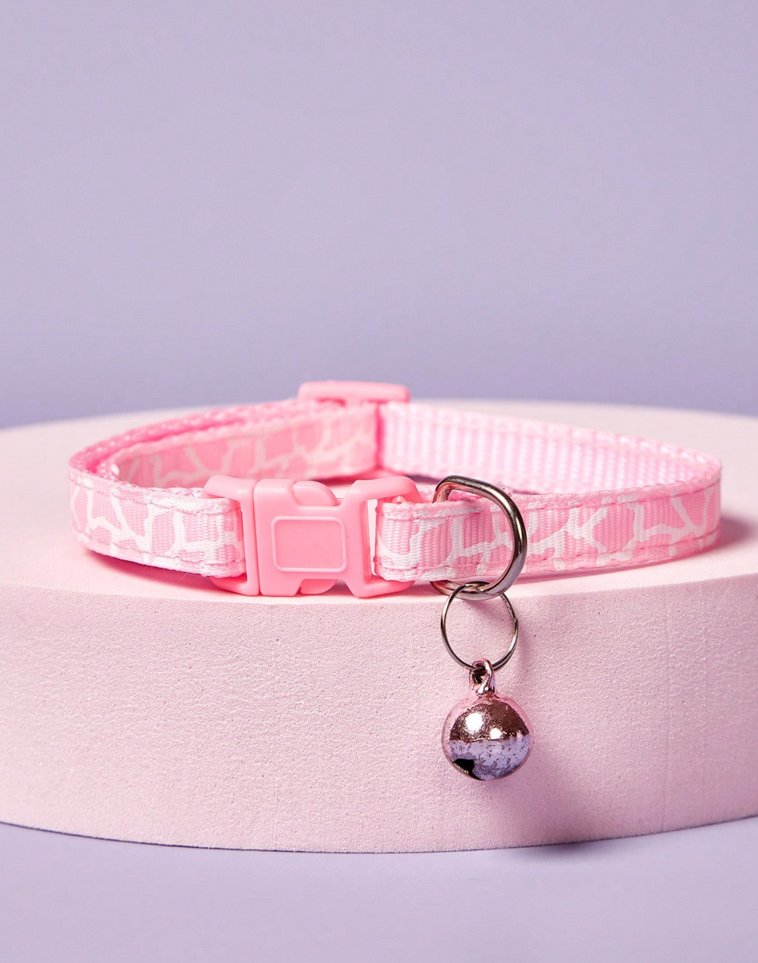 Collar rosa con rayas